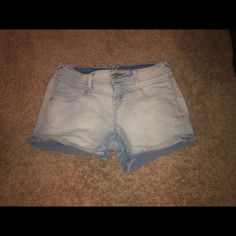 “wallflower” jean shorts